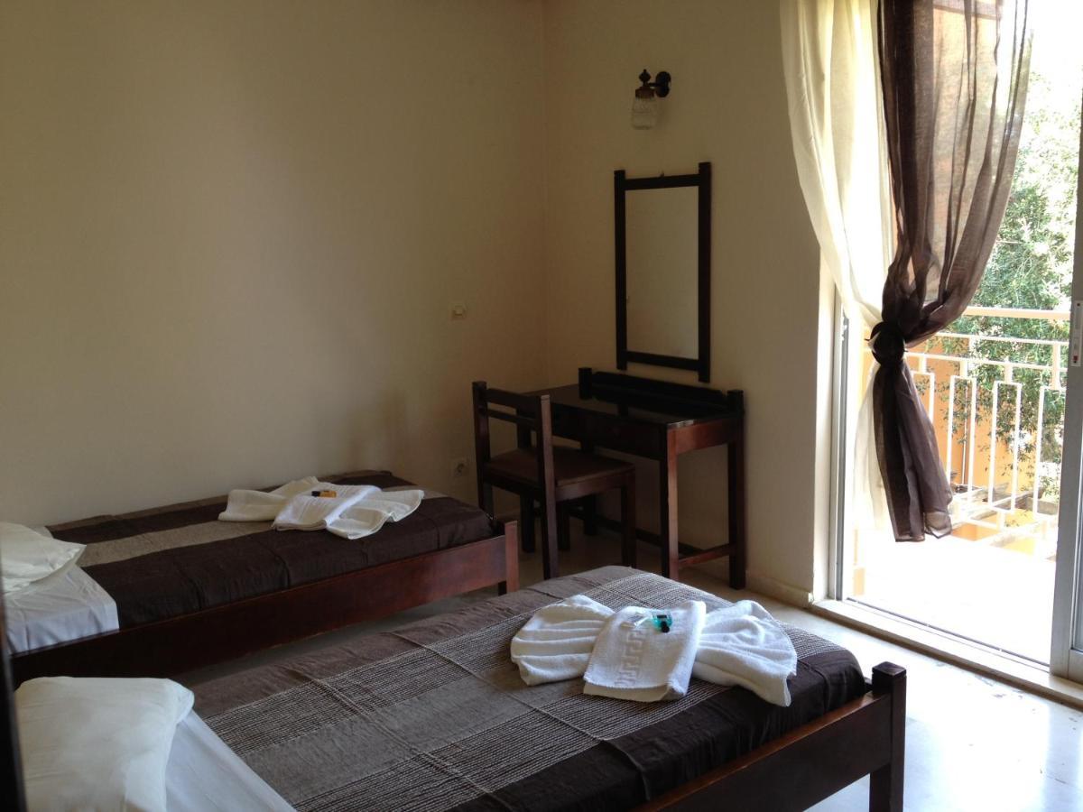 Pantheon Hall Hotel Mesongi Luaran gambar