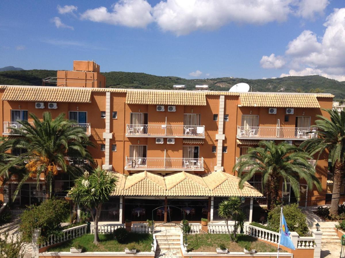 Pantheon Hall Hotel Mesongi Luaran gambar