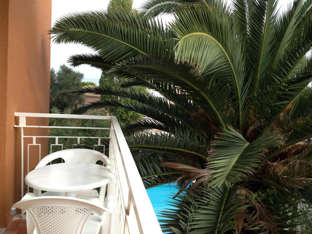Pantheon Hall Hotel Mesongi Luaran gambar