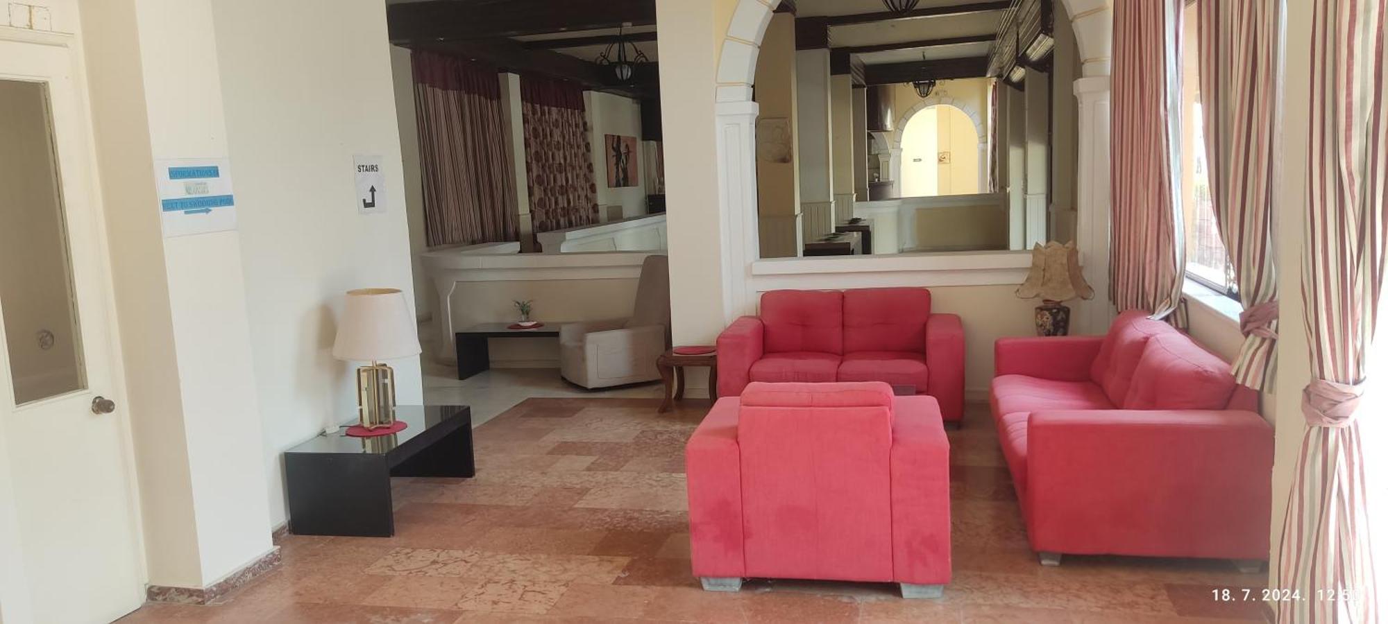Pantheon Hall Hotel Mesongi Luaran gambar