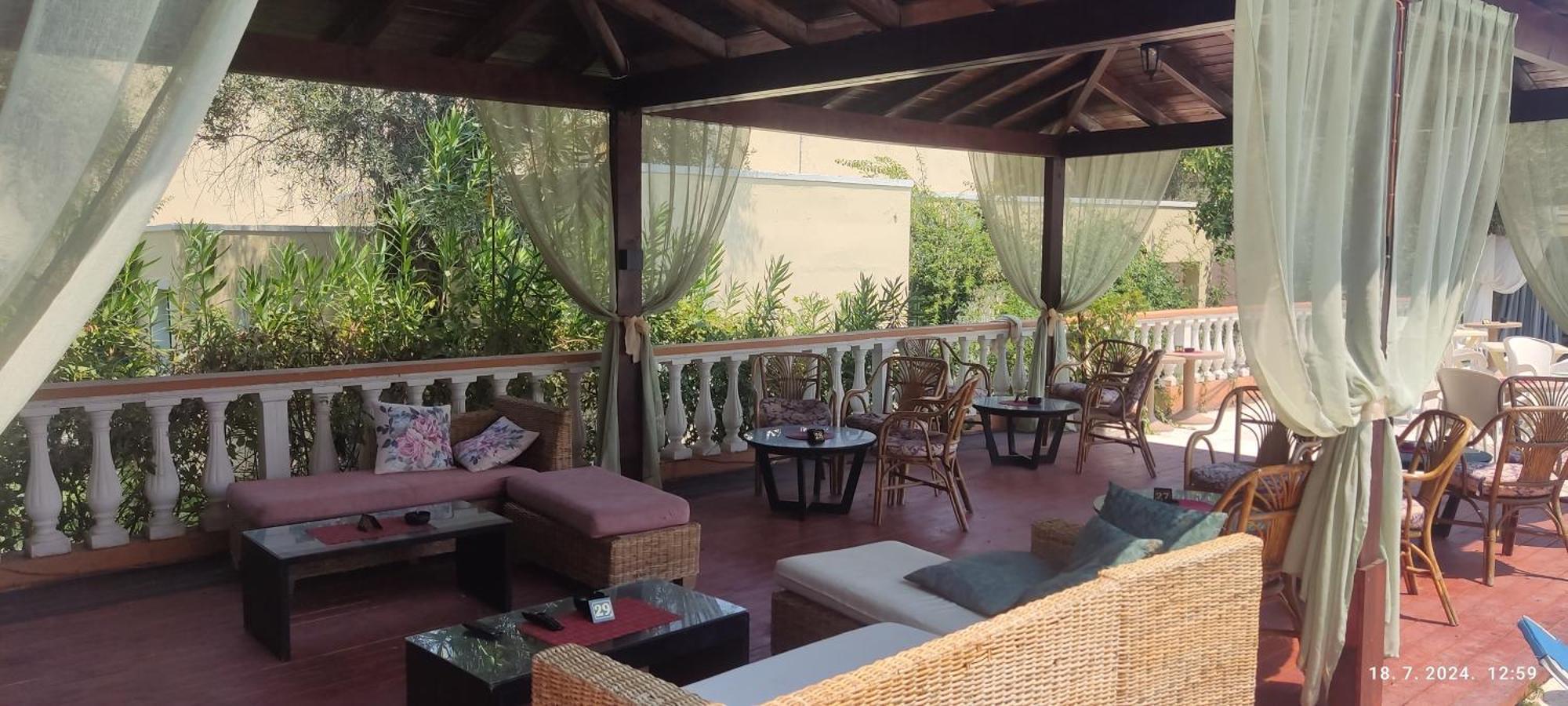 Pantheon Hall Hotel Mesongi Luaran gambar