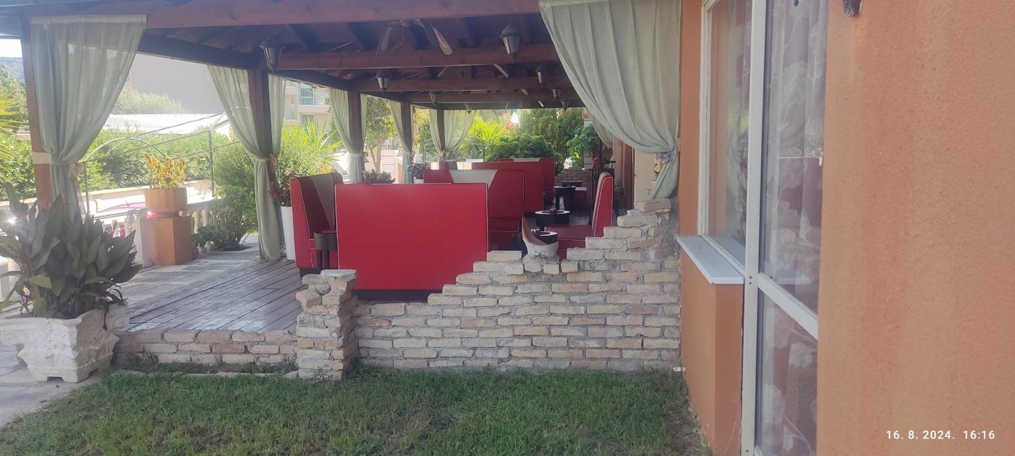 Pantheon Hall Hotel Mesongi Luaran gambar