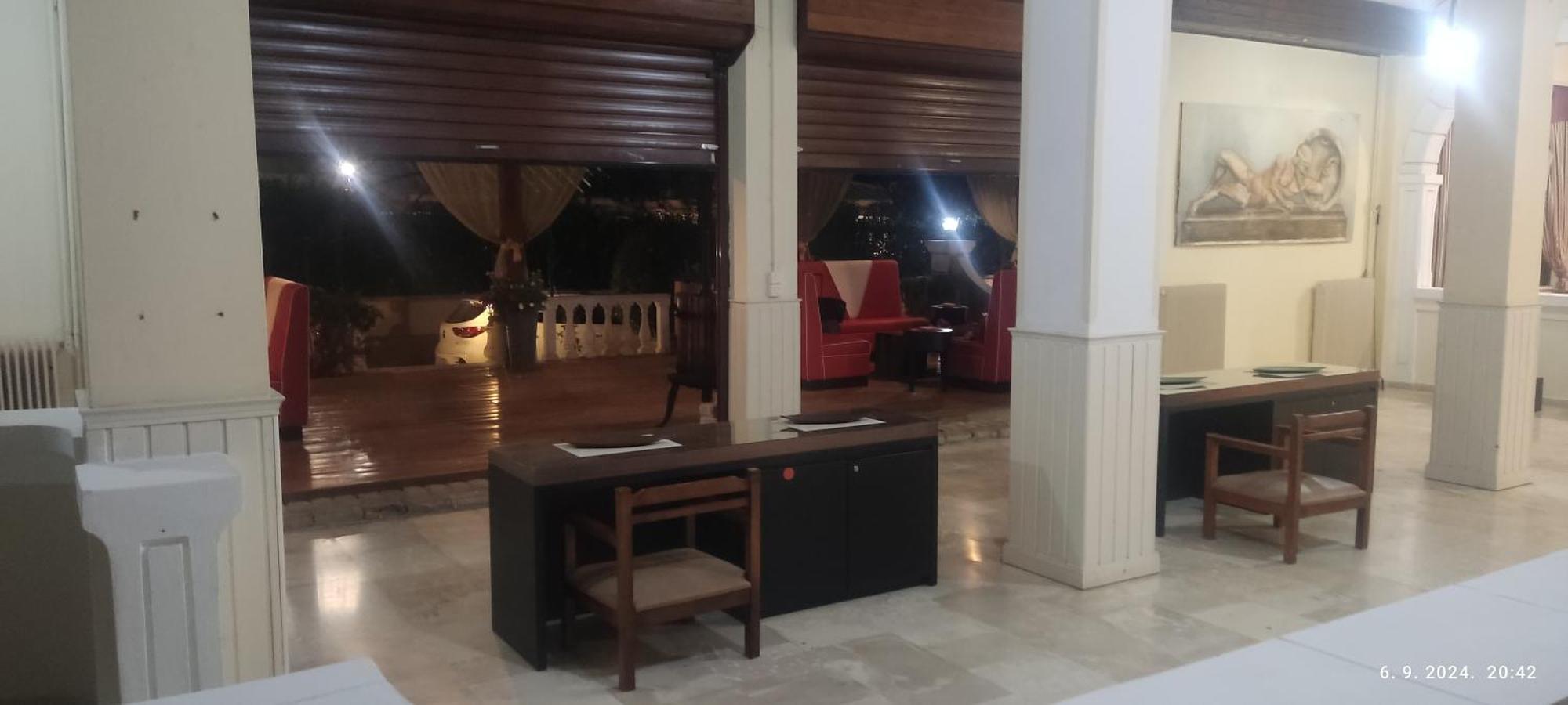 Pantheon Hall Hotel Mesongi Luaran gambar
