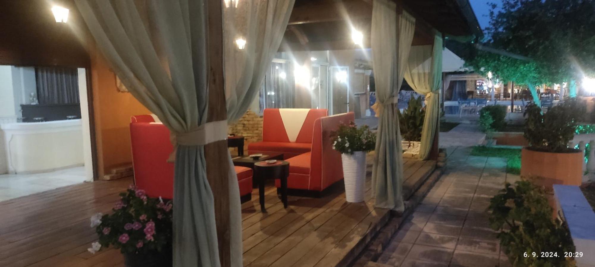 Pantheon Hall Hotel Mesongi Luaran gambar