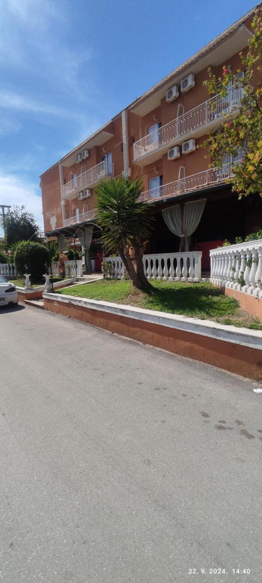 Pantheon Hall Hotel Mesongi Luaran gambar